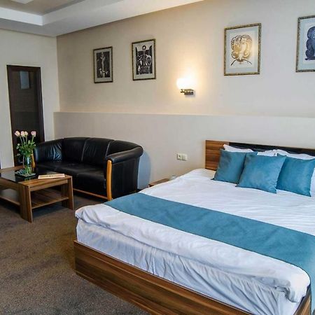 Park-Hotel Yambol Luaran gambar